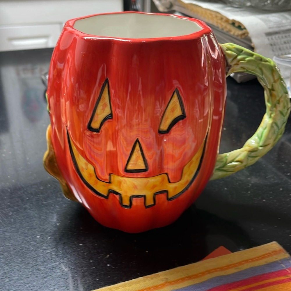 Really nice Large Pumpkin 🎃 Mug.